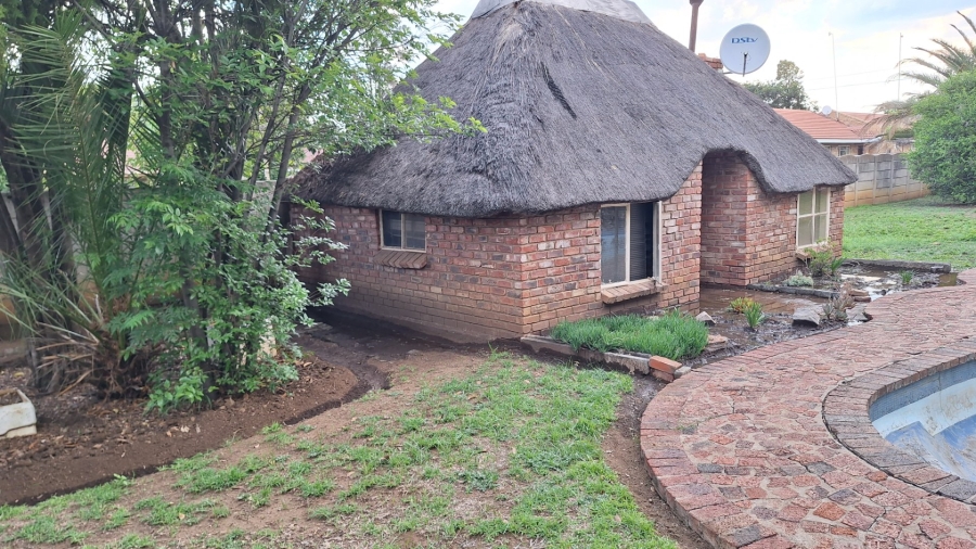 4 Bedroom Property for Sale in Potchefstroom South North West